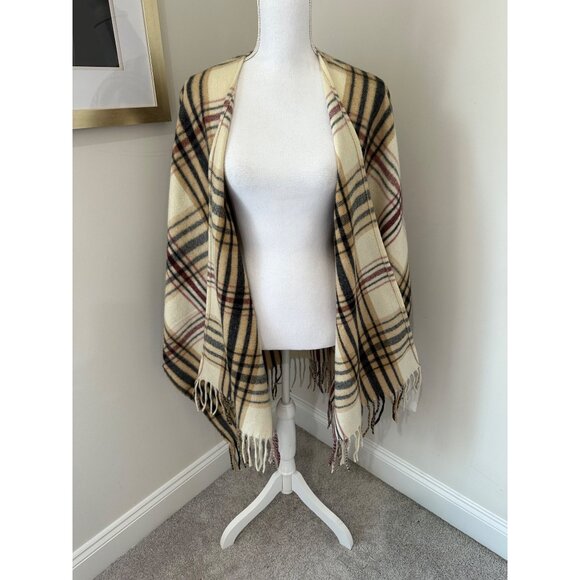 Woolrich Cozy Shawl Wrap Sienna Plaid OS Plaid Wool Shawl Wrap With Fringe - Picture 3 of 11